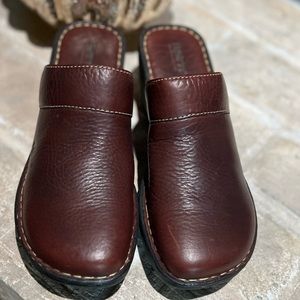 Born women’s  brown leather mule W3634, size 42(10m)